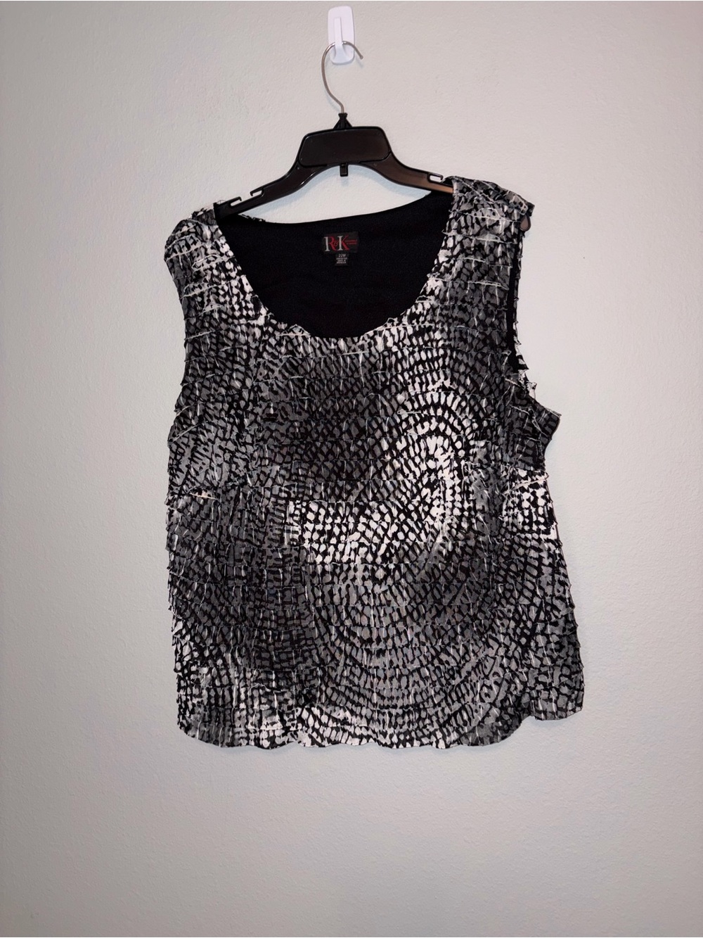 R&K Originals Sleeveless Ruffled Top Size 22W